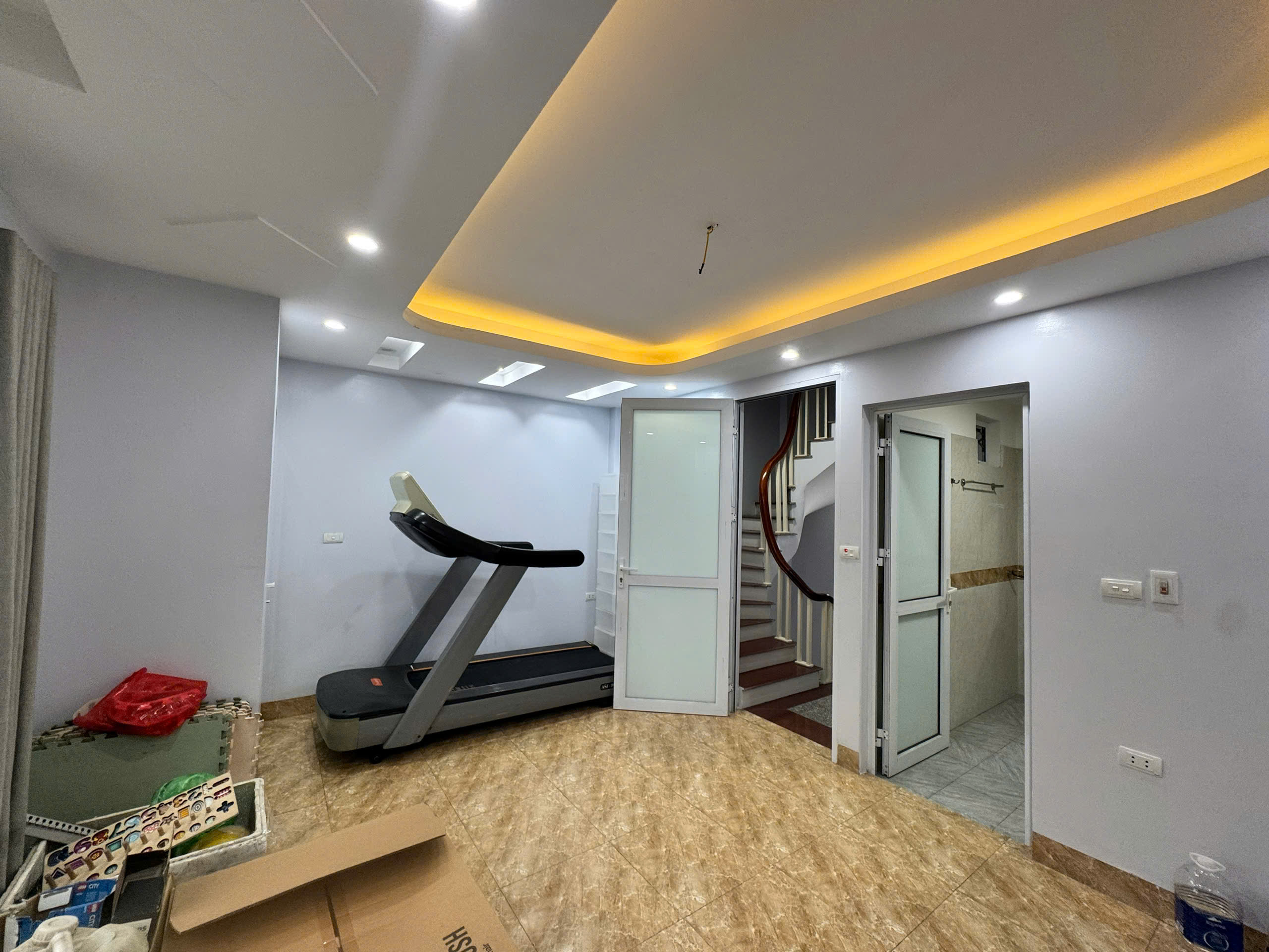 Cho thuê nhà Phố Lĩnh Nam, Hoàng Mai 35m2 x 5 tầng, 3 ngủ, 11 Triệu ở hộ gia đình - Ảnh chính